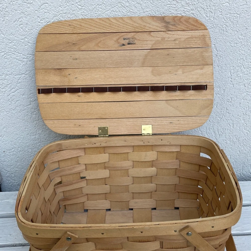 Vintage Basketville Pitney Vermont Picnic Basket